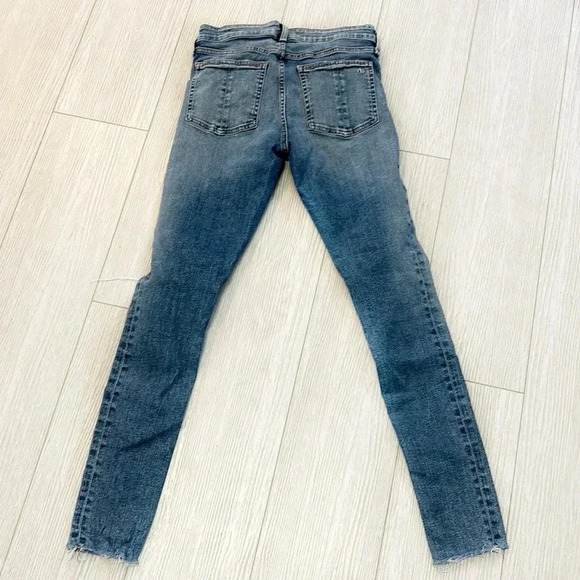 Rag & Bone Cate Mid-Rise Skinny Jeans with Distressed Knee in Blue sz 26 - Picture 7 of 16